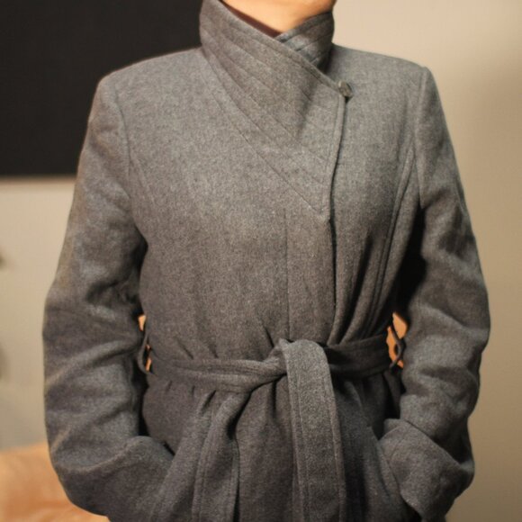 Aritzia Babaton The CONNOR Coat Wool Charcoal Double-Breasted Coat Aritzia - Picture 4 of 16